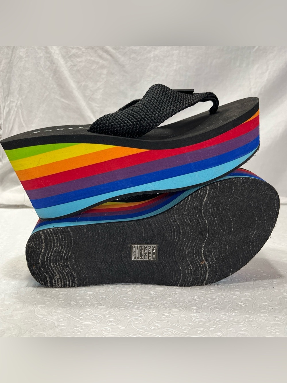 Rocket Dog Womens 10 Platform Thong Sandal Rainbow Black Slip On Shoes Gay Pride - Picture 13 of 16